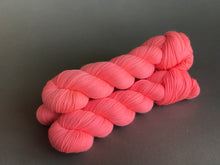 Load image into Gallery viewer, Fun summer. Fingering 100% Merino SW (4335012610082)
